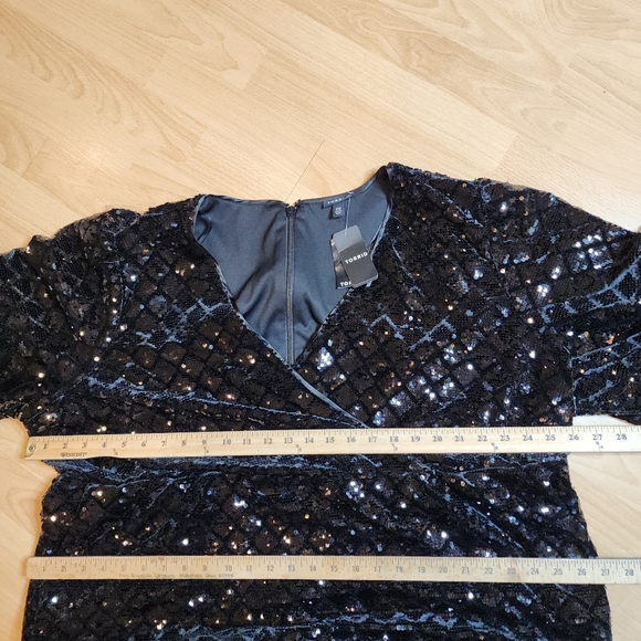 NWT Torrid Velour Sequin Surplice Black Long Sleeve Mini Dress Plus Size 26 4X - Picture 9 of 17